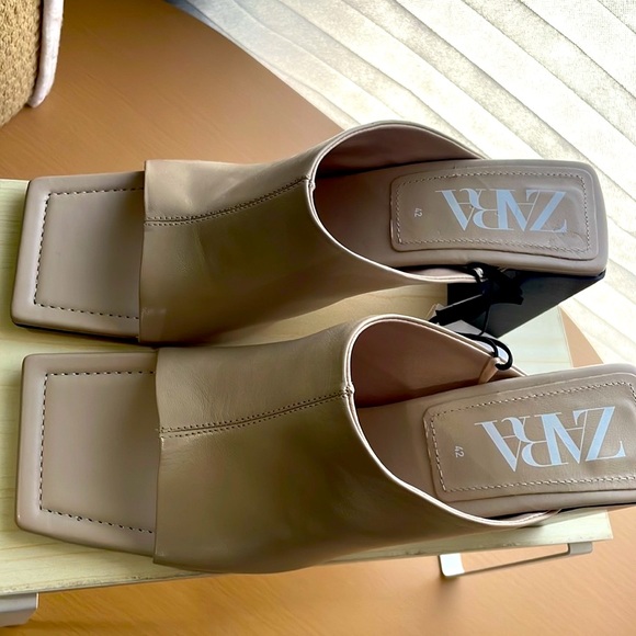 Comfort heel leather sandals - Picture 8 of 11